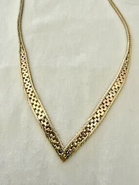 OMEGA 14K Gold Tri-Color V-Shaped Herringbone Necklace 16 1/4” Long 15 G